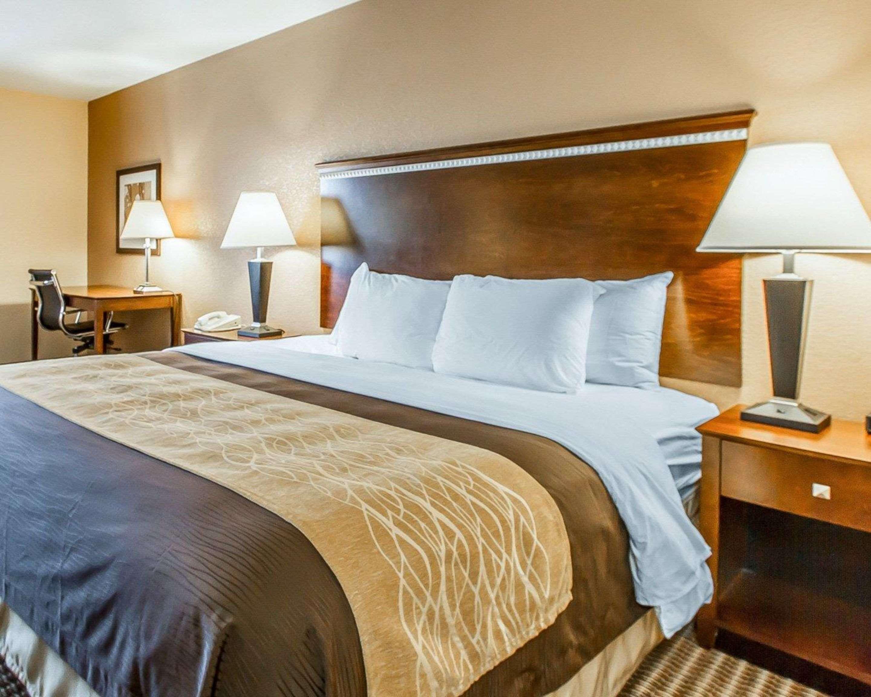 Quality Inn & Suites Mount Pleasant Экстерьер фото
