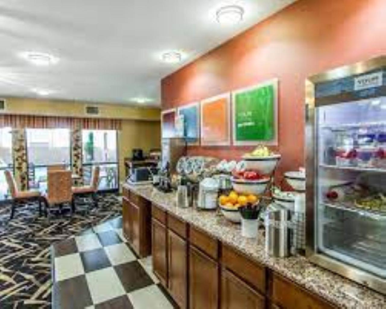 Quality Inn & Suites Mount Pleasant Экстерьер фото