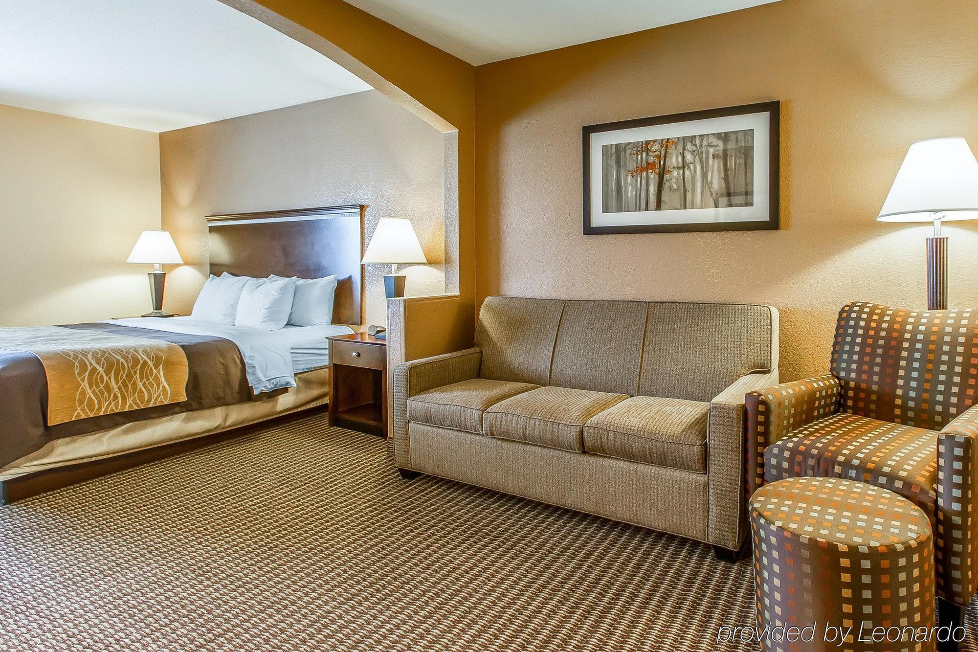 Quality Inn & Suites Mount Pleasant Экстерьер фото