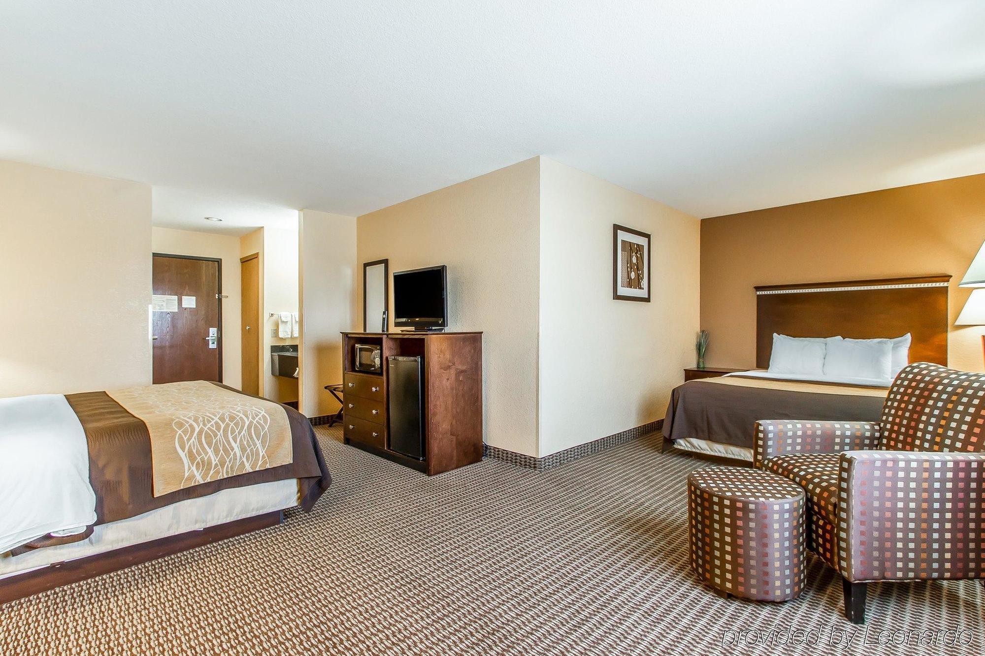 Quality Inn & Suites Mount Pleasant Экстерьер фото